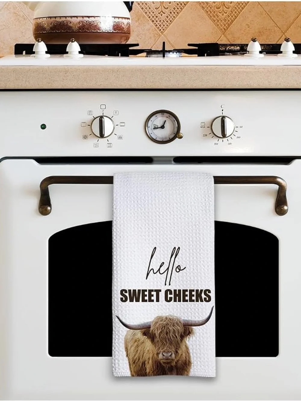 🆕 Rustic Farmhouse ‘Hello Sweet Cheeks’ Highland Cow Hand Towel